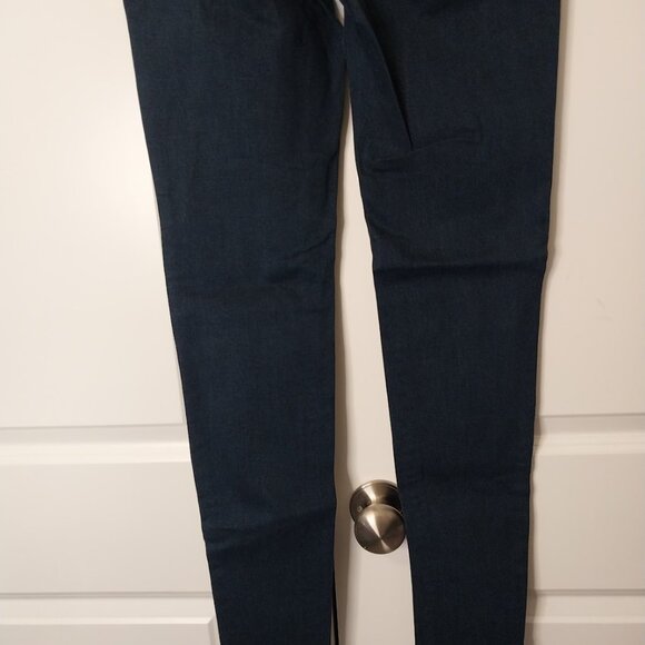 Tilly's Almost Famous Premium Juniors Jeans - Picture 9 of 10